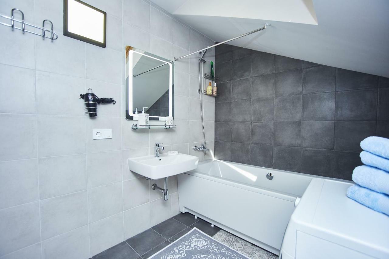Luxury Apartment In The Heart Odessa Exterior foto