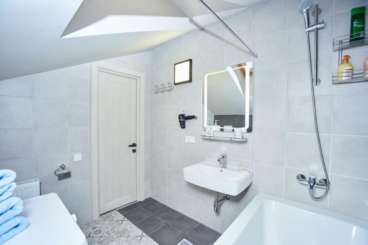 Luxury Apartment In The Heart Odessa Exterior foto
